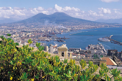 Risultati immagini per foto Napoli turistica