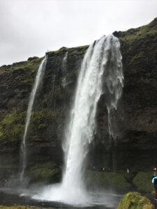 Islanda cascata Seljalandsfoss 3